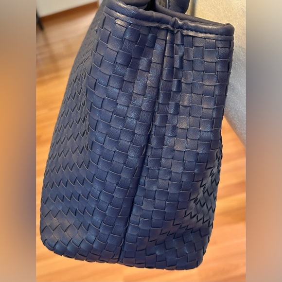 Lulu Dharma Blueberry Blue Vegan Leather Tote Snap Closure Large 18Lx10Hx6.5W - Picture 5 of 15